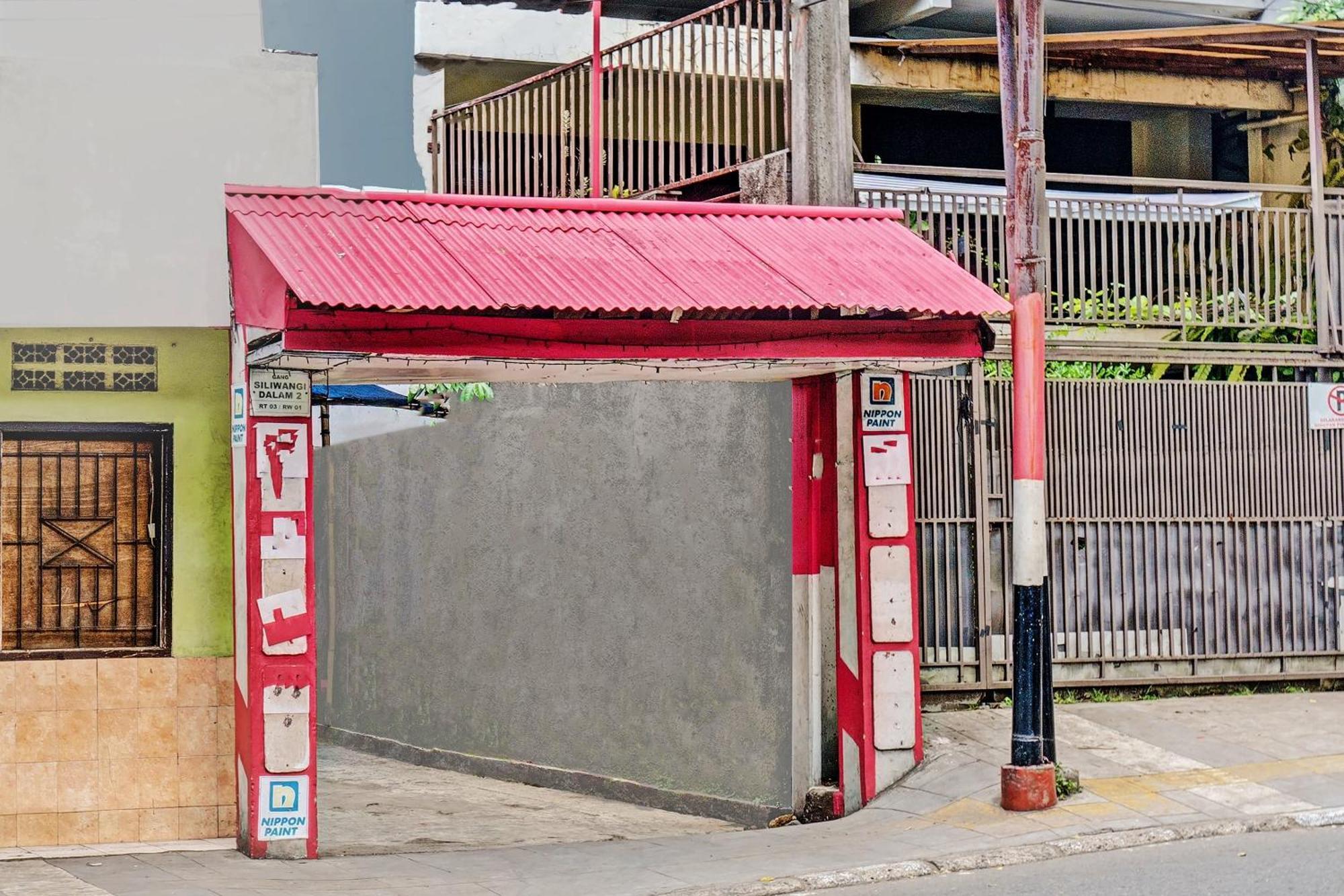 万隆 Oyo Life 92709 Kost Teras Cikapundung Syariah酒店 外观 照片